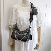 画像をギャラリービューアに読み込む, PRADA<br >Re-Edition 2005 パデッドナッパレザー ショルダーバッグ