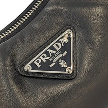 画像をギャラリービューアに読み込む, PRADA<br >Re-Edition 2005 パデッドナッパレザー ショルダーバッグ