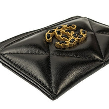 画像をギャラリービューアに読み込む, CHANEL<br >シャネル19 カードケース