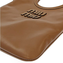 画像をギャラリービューアに読み込む, MIUMIU<br >アイビー レザー ハンドバッグ