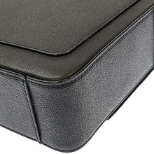 画像をギャラリービューアに読み込む, Valextra<br >Vライン ショルダーバッグ