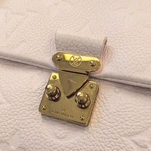 画像をギャラリービューアに読み込む, Louis Vuitton<br >ナノ・マドレーヌ