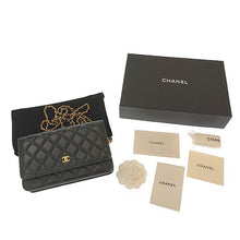 画像をギャラリービューアに読み込む, CHANEL<br >クラシック チェーンウォレット