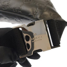 画像をギャラリービューアに読み込む, GUCCI<br >GGエンボス ベルトバッグ
