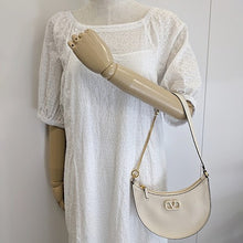 画像をギャラリービューアに読み込む, VALENTINO<br >Vロゴ シグネチャー バッグ ミニ