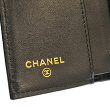 画像をギャラリービューアに読み込む, CHANEL<br >コンパクトウォレット
