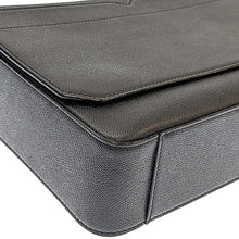 画像をギャラリービューアに読み込む, Valextra&lt;br &gt;Vライン ショルダーバッグ
