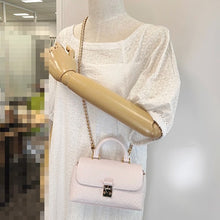 画像をギャラリービューアに読み込む, Louis Vuitton<br >ナノ・マドレーヌ
