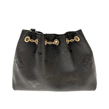 画像をギャラリービューアに読み込む, Louis Vuitton&lt;br &gt;LV バンドル
