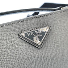 画像をギャラリービューアに読み込む, PRADA<br >プラダ ブリック サフィアーノレザーバッグ
