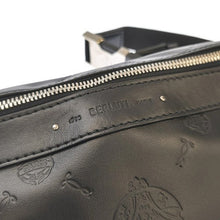 画像をギャラリービューアに読み込む, Berluti<br >レザー ベルトバッグ
