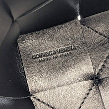 画像をギャラリービューアに読み込む, Bottega Veneta&lt;br &gt;イントレチャート カセット ミニ クロスボディ
