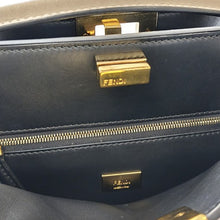 画像をギャラリービューアに読み込む, FENDI<br >ピーカブー アイコニック エッセンシャリー
