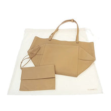 画像をギャラリービューアに読み込む, THE ROW<br >Park Tote Three
