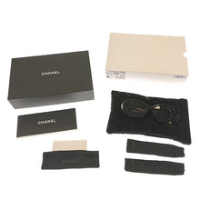 画像をギャラリービューアに読み込む, CHANEL<br >オーバル シェイプ サングラス
