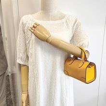 画像をギャラリービューアに読み込む, Valextra&lt;br &gt;バビラ マイクロ
