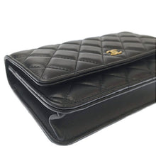 画像をギャラリービューアに読み込む, CHANEL<br >クラシック チェーンウォレット

