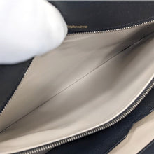 画像をギャラリービューアに読み込む, Valextra&lt;br &gt;Vライン ショルダーバッグ
