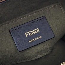 画像をギャラリービューアに読み込む, FENDI&lt;br &gt;バイザウェイミニ
