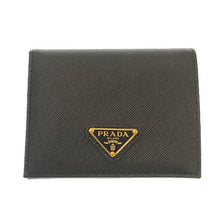 画像をギャラリービューアに読み込む, PRADA<br >サフィアーノトライアングル 財布
