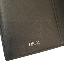 画像をギャラリービューアに読み込む, Christian Dior<br >パスポートカバー
