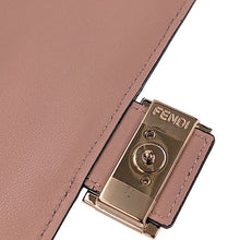 画像をギャラリービューアに読み込む, FENDI&lt;br &gt;ミディアムウォレット
