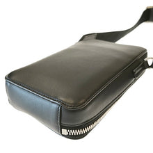 画像をギャラリービューアに読み込む, LOEWE<br >バーティカル クロスボディポケット
