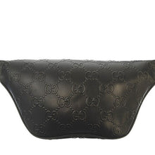 画像をギャラリービューアに読み込む, GUCCI&lt;br &gt;GGエンボス ベルトバッグ
