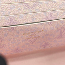 画像をギャラリービューアに読み込む, Louis Vuitton<br >ナノ・マドレーヌ
