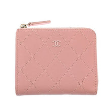 画像をギャラリービューアに読み込む, CHANEL&lt;br &gt;コンパクトウォレット
