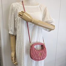 画像をギャラリービューアに読み込む, MIUMIU&lt;br &gt;ワンダー マテラッセレザー ホーボー ミニバッグ
