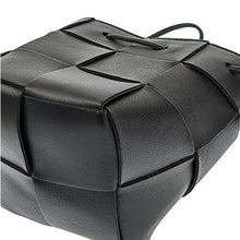 画像をギャラリービューアに読み込む, Bottega Veneta&lt;br &gt;イントレチャート カセット ミニ クロスボディ
