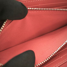 画像をギャラリービューアに読み込む, Christian Louboutin<br >長財布
