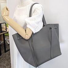 画像をギャラリービューアに読み込む, CELINE&lt;br &gt;カバ ファントム スモール
