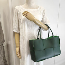 画像をギャラリービューアに読み込む, Bottega Veneta<br >アルコトート ミディアム
