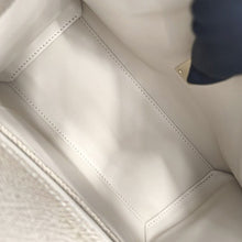 画像をギャラリービューアに読み込む, Valextra&lt;br &gt;ミニ イジィデ
