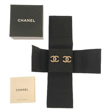 画像をギャラリービューアに読み込む, CHANEL<br >ココマーク ピアス
