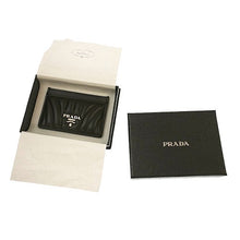 画像をギャラリービューアに読み込む, PRADA<br >カードケース
