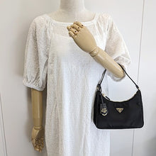 画像をギャラリービューアに読み込む, PRADA&lt;br &gt;Re-Edition 2005 Re-Nylon ミニバッグ
