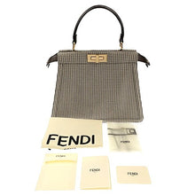 画像をギャラリービューアに読み込む, FENDI&lt;br &gt;ピーカブー アイシーユー ミディアム
