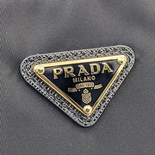 画像をギャラリービューアに読み込む, PRADA&lt;br &gt;Re-Edition 2005 Re-Nylon ミニバッグ
