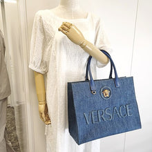 画像をギャラリービューアに読み込む, VERSACE<br >デニム ショッパートート
