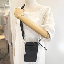 画像をギャラリービューアに読み込む, PRADA<br >Re-Nylon スマートフォンケース
