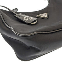 画像をギャラリービューアに読み込む, PRADA&lt;br &gt;Re-Edition 2005 Re-Nylon ミニバッグ
