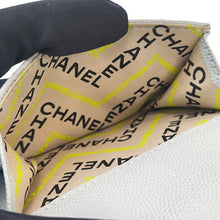 画像をギャラリービューアに読み込む, CHANEL<br >スモールフラップウォレット
