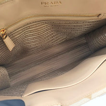 画像をギャラリービューアに読み込む, PRADA<br >シンボル エンブロイダリー ラージハンドバッグ
