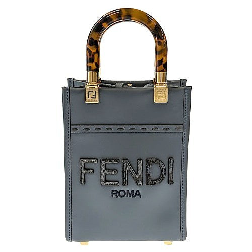 FENDI⭐ウールレザーミニバック フェンディ』のきらめくミニバッグが冬の相棒！ お出かけコーデ