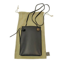 画像をギャラリービューアに読み込む, LOEWE&lt;br &gt;ダイスポケット レザー ショルダーバッグ

