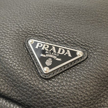 画像をギャラリービューアに読み込む, PRADA<br >クロス ヴィッテロダイノレザー ワンショルダーバッグ
