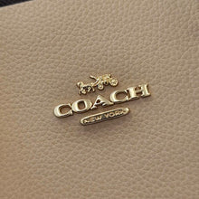 画像をギャラリービューアに読み込む, COACH<br >モリー トート 25

